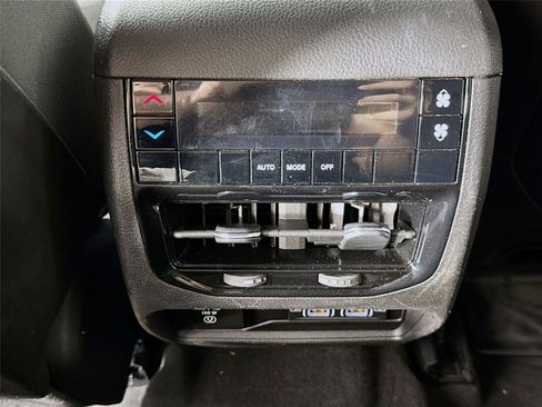 Used 2021 Jeep Grand Cherokee L Laredo w/ Luxury Tech Group I AWD/4WD image 28