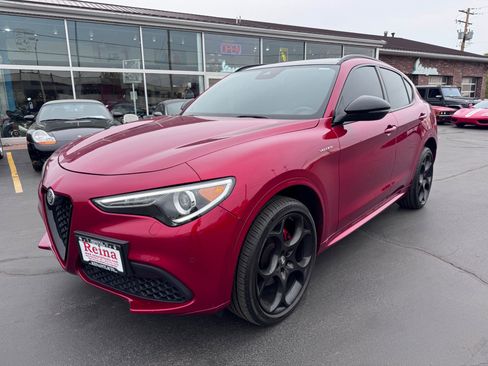 Used 2022 Alfa Romeo Stelvio Veloce AWD/4WD image 1