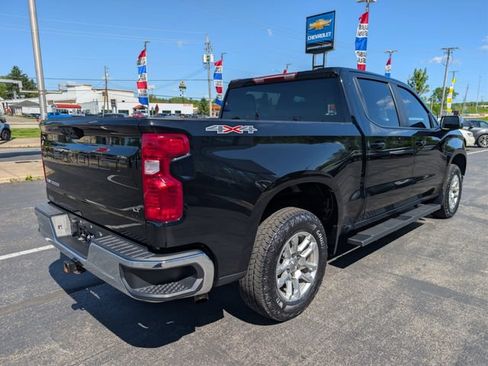 Used 2023 Chevrolet Silverado 1500 LT AWD/4WD image 5