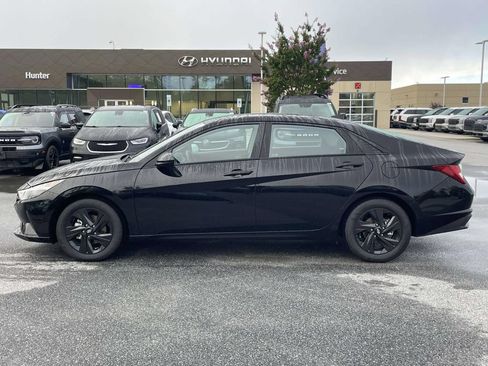 Certified 2023 Hyundai Elantra Blue FWD image 25