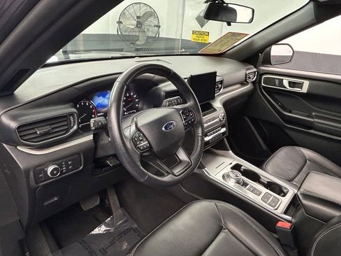 Used 2020 Ford Explorer XLT w/ Equipment Group 202A image 30