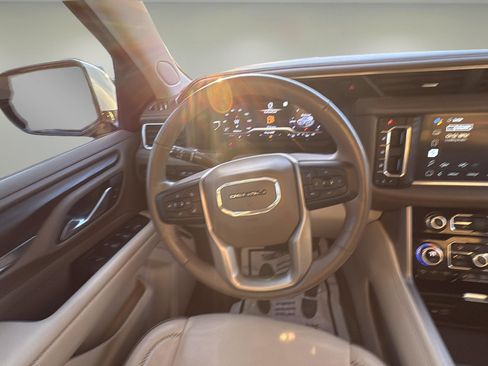 Used 2022 GMC Yukon Denali image 11