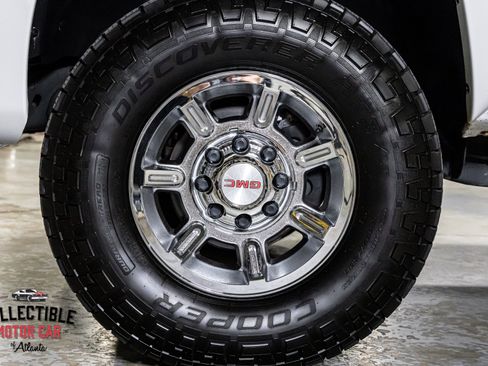 Used 2005 GMC Sierra 2500 SLT w/ Heavy-Duty Power Package AWD/4WD image 39
