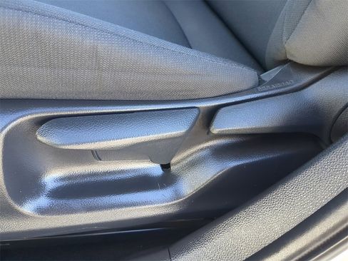 Used 2021 Toyota Corolla LE image 19