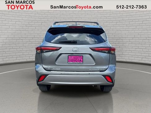 New 2026 Toyota Highlander Platinum AWD/4WD image 6