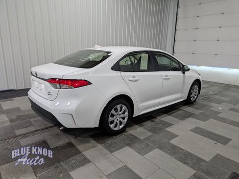 Used 2025 Toyota Corolla LE image 4
