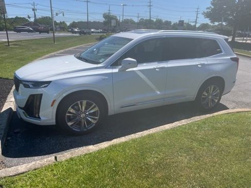 Used 2022 Cadillac XT6 Premium Luxury AWD/4WD image 1