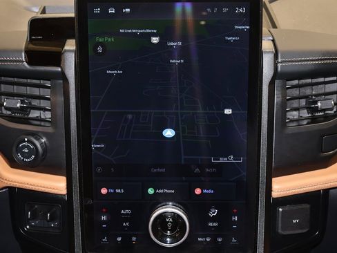 Certified 2024 Ford Expedition Platinum image 32