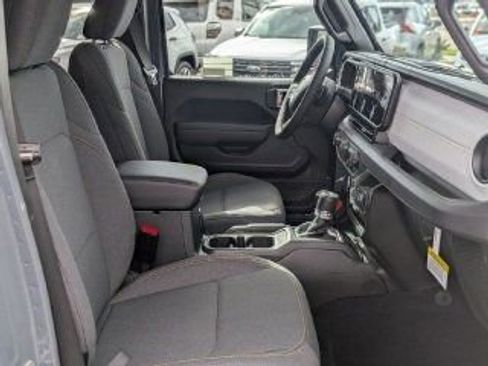 New 2026 Jeep Gladiator Sport image 12