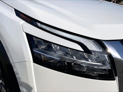 Used 2024 Nissan Pathfinder SL image 30