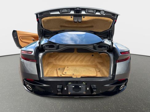 Used 2017 Aston Martin DB11 V12 image 10