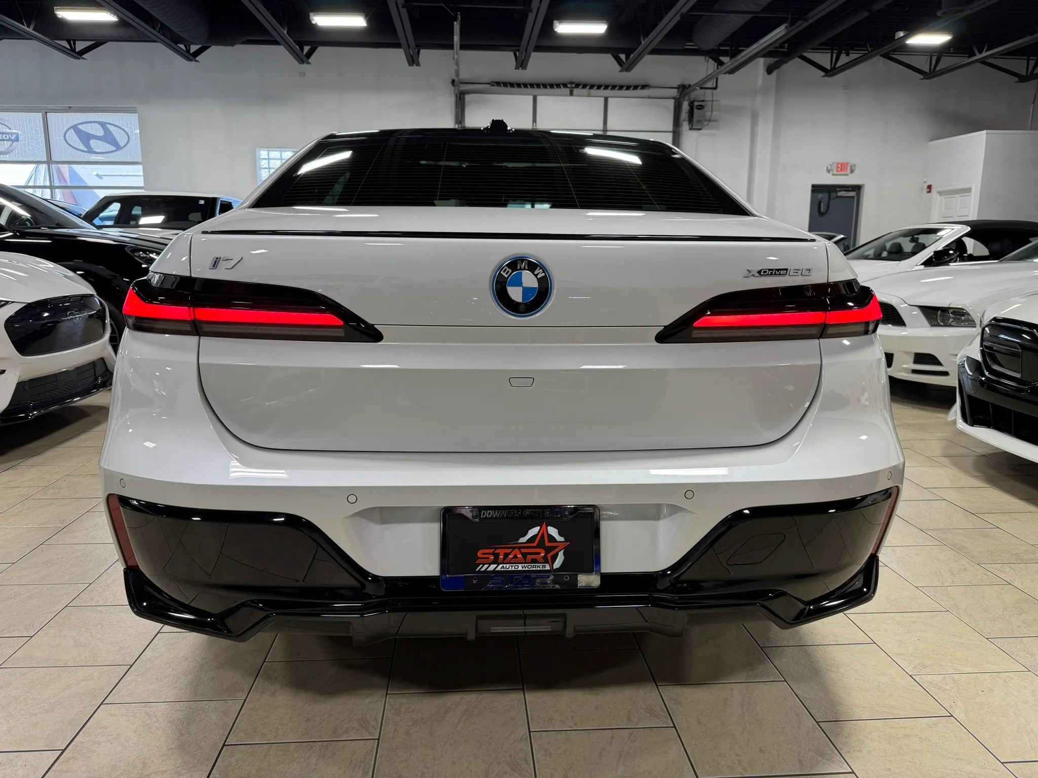 Used 2024 BMW i7 xDrive60 w/ Executive Package AWD/4WD image 5