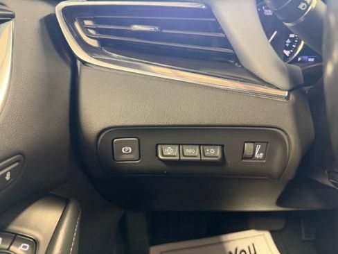 Used 2024 Buick Enclave Premium FWD image 21