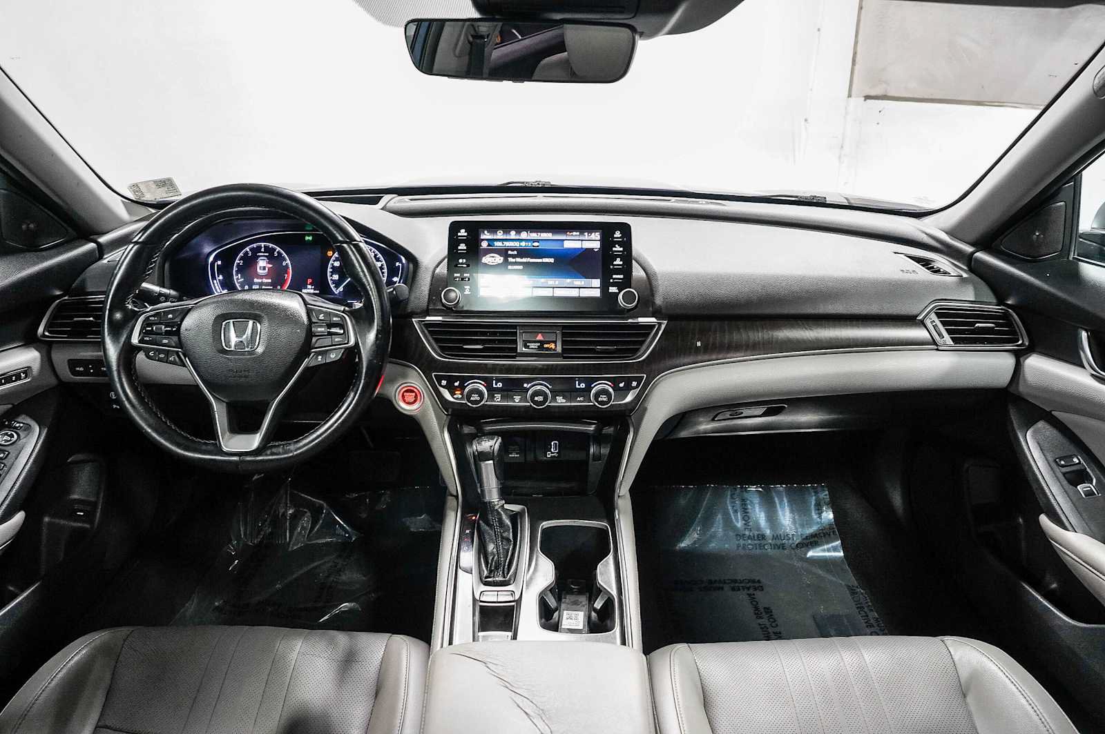Used 2018 Honda Accord Touring image 12