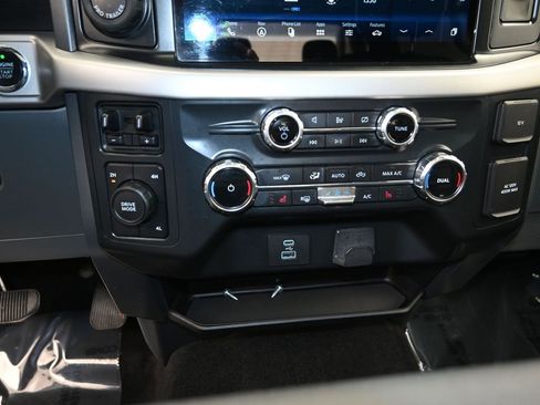 Used 2022 Ford F150 XLT w/ Equipment Group 302A High image 18