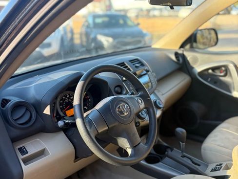 Used 2011 Toyota RAV4 2WD w/ Base L4 Extra Value Pkg image 6