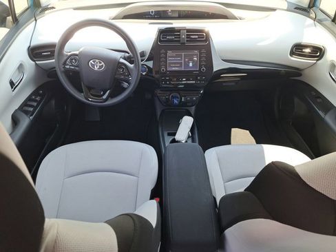 Used 2021 Toyota Prius L Eco image 15