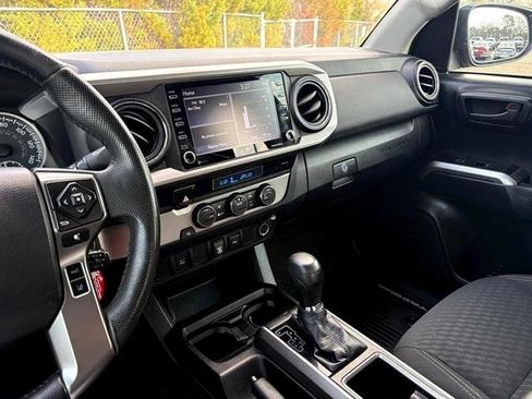 Used 2021 Toyota Tacoma SR5 w/ Trail Edition image 27