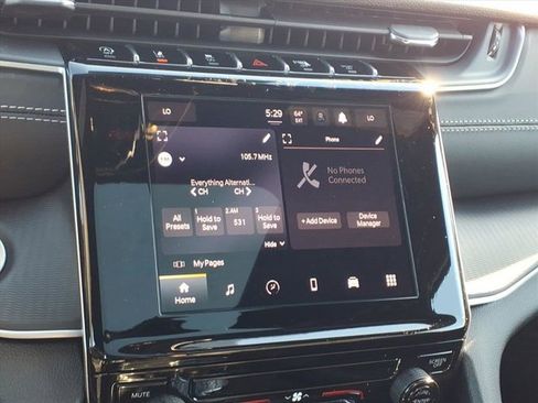 New 2025 Jeep Grand Cherokee 4WD image 8