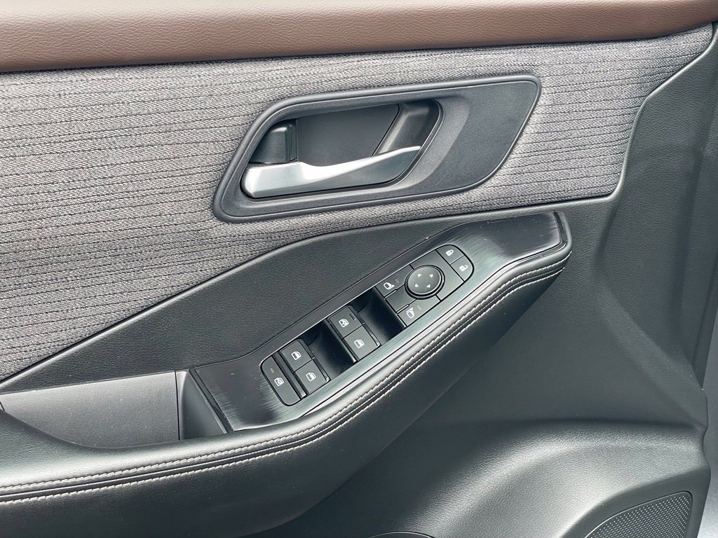 Certified 2023 Nissan Rogue SV AWD/4WD image 13