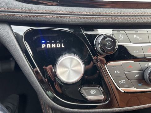 New 2026 Chrysler Pacifica Pinnacle FWD image 28