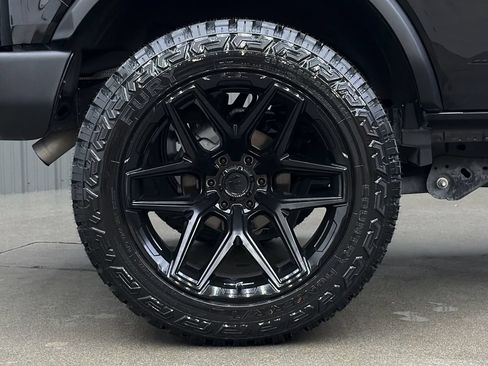 Used 2024 Ford Bronco Wildtrak AWD/4WD image 11
