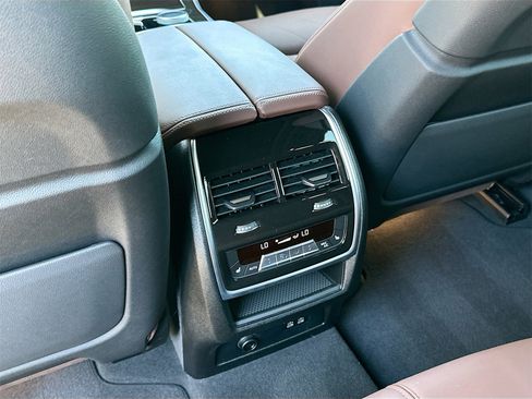 Used 2024 BMW X5 sDrive40i w/ Premium Package image 26