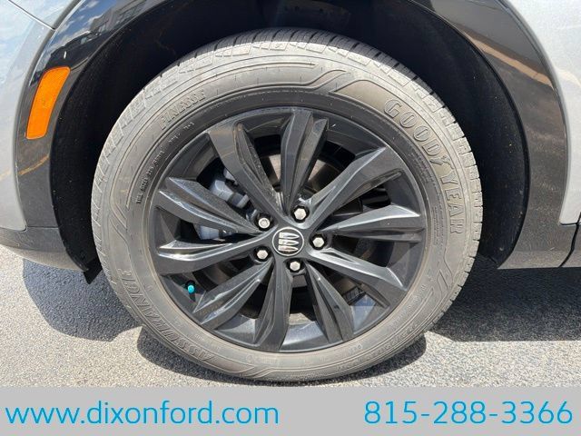 Used 2025 Buick Envista Sport Touring w/ Convenience I Package FWD image 28