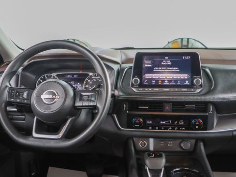 Used 2023 Nissan Rogue SV FWD image 17