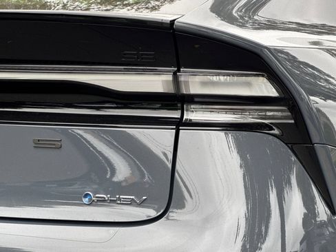 New 2026 Toyota Prius Plug-In Hybrid FWD image 32