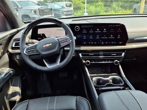 New 2026 Chevrolet Traverse High Country w/ LPO, Floor Liner Package image 9