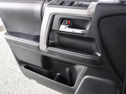 Used 2021 Toyota 4Runner SR5 AWD/4WD image 22