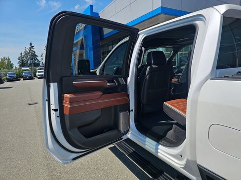 Used 2024 GMC Sierra 2500 Denali Ultimate w/ Max Trailering Package AWD/4WD image 18