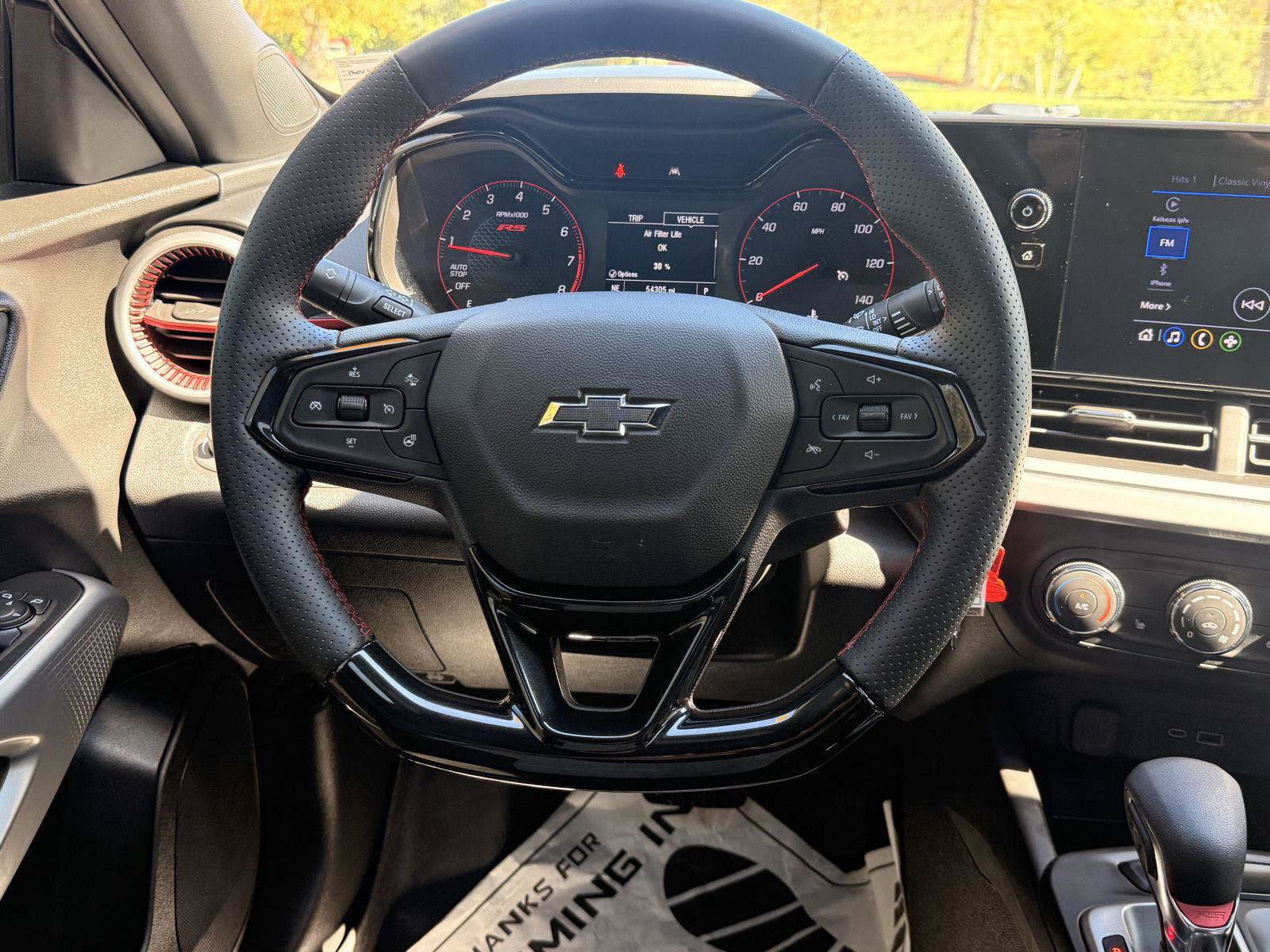 Used 2024 Chevrolet Trax RS w/ Sunroof Package FWD image 25