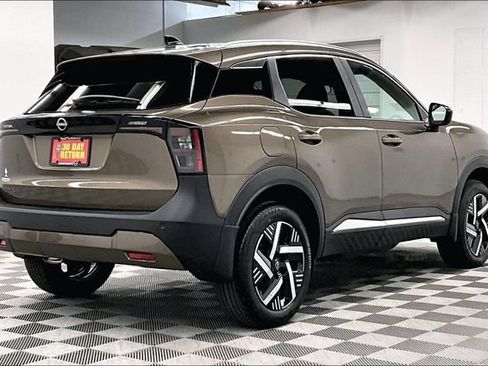 New 2026 Nissan Kicks SV w/ SV Premium Package FWD image 15
