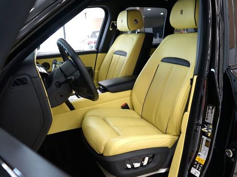 Used 2022 Rolls-Royce Cullinan Black Badge w/ Dark Exterior Package AWD/4WD image 3