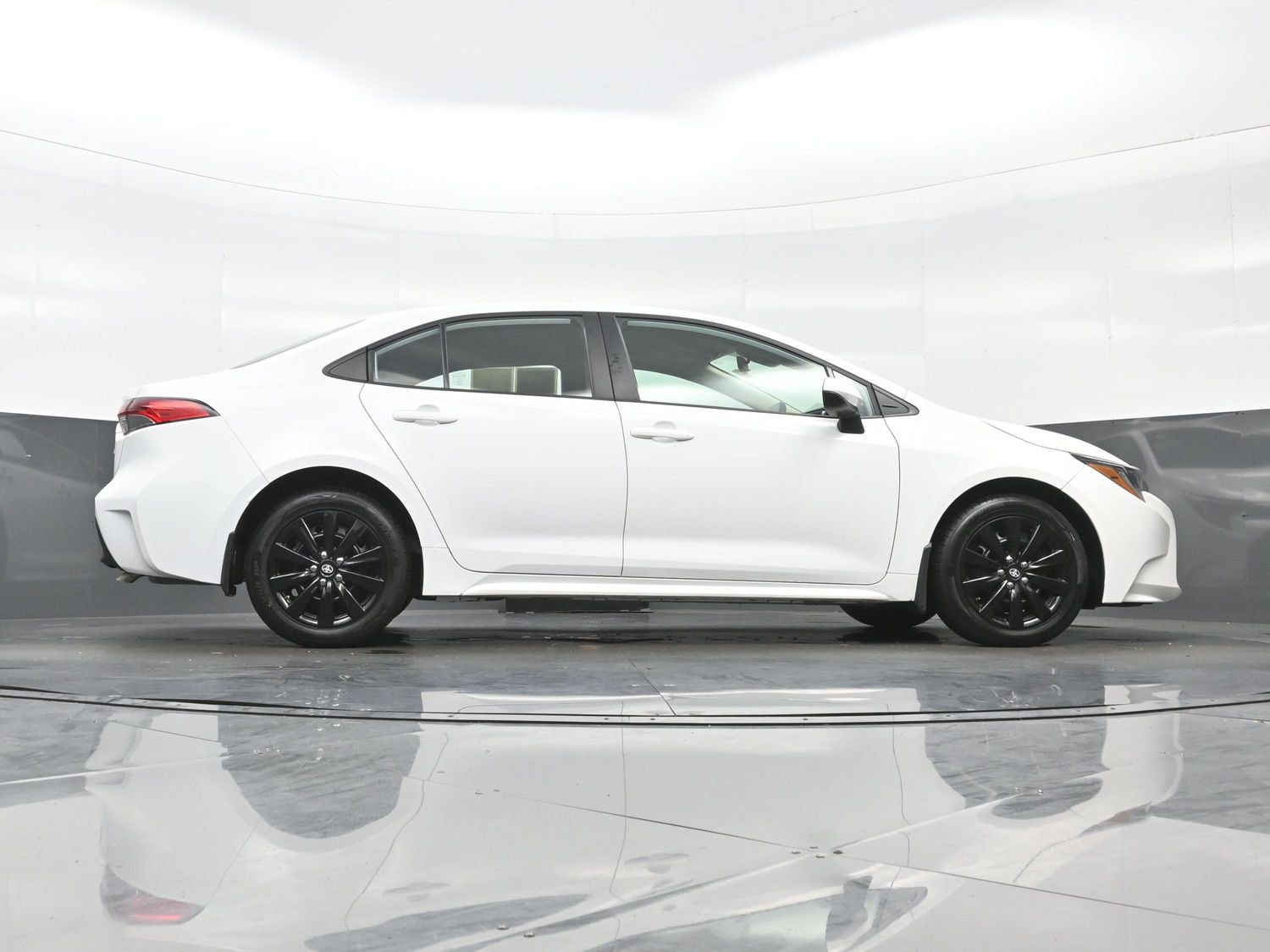 Used 2023 Toyota Corolla LE FWD image 30