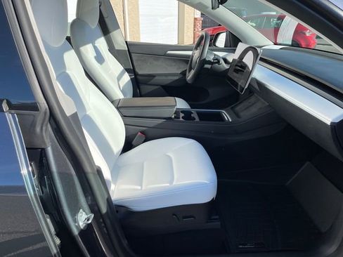 Used 2023 Tesla Model Y Performance image 35
