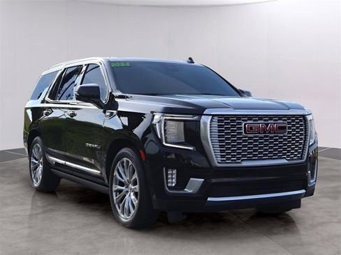 Used 2024 GMC Yukon Denali w/ Denali Reserve Package image 3