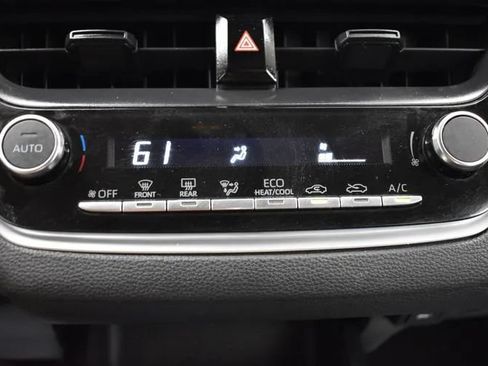 Used 2024 Toyota Corolla LE FWD image 31