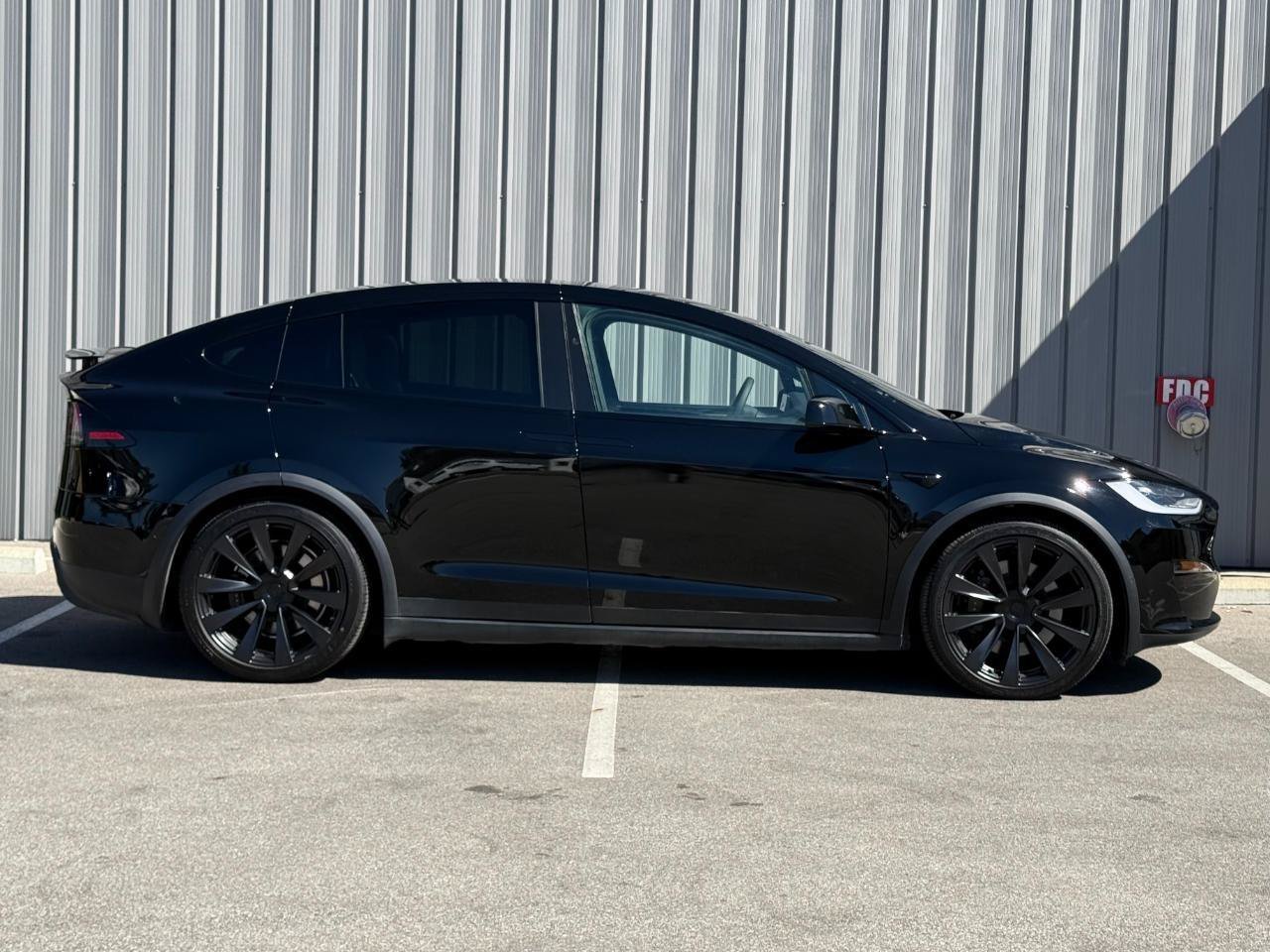 Used 2023 Tesla Model X AWD/4WD image 4