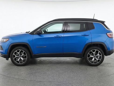 Used 2025 Jeep Compass Limited image 5