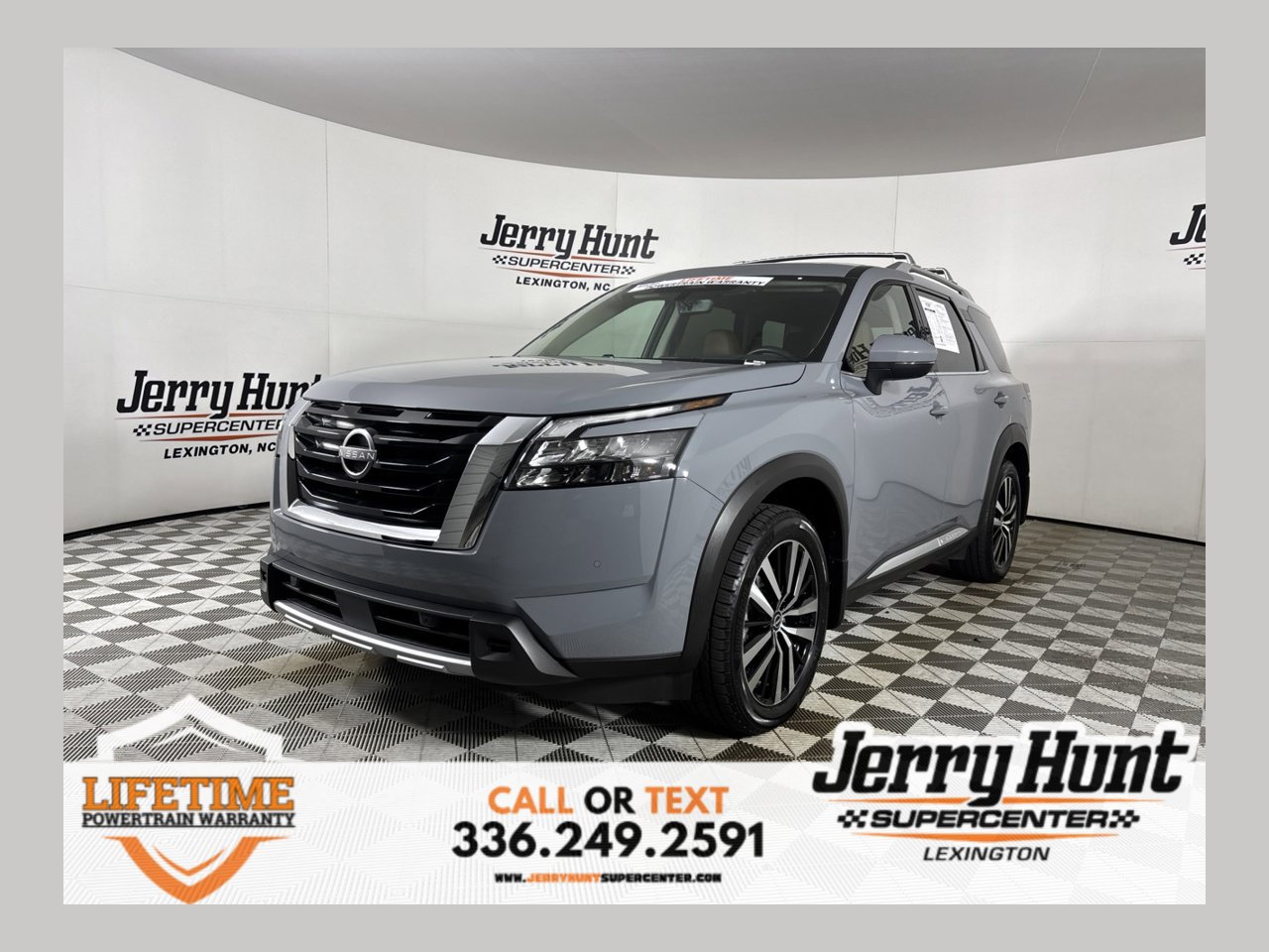 Used 2025 Nissan Pathfinder Platinum w/ Cargo Package FWD image 1