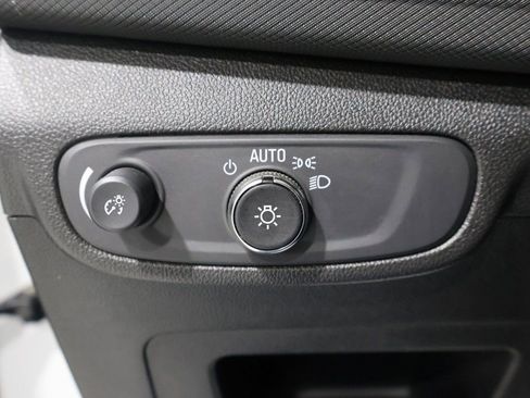 Used 2025 Chevrolet TrailBlazer LT image 33