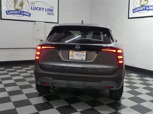 Used 2025 Nissan Kicks SV image 8