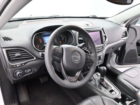 Used 2022 Jeep Cherokee Trailhawk w/ Premium Leather Package AWD/4WD image 17