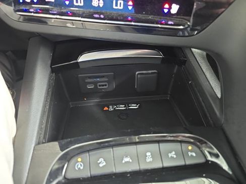 Certified 2023 Buick Envision Avenir AWD/4WD image 23