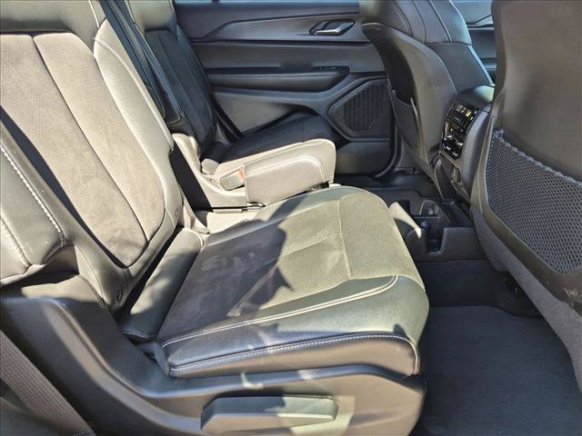 Used 2024 Jeep Grand Cherokee L Laredo AWD/4WD image 20