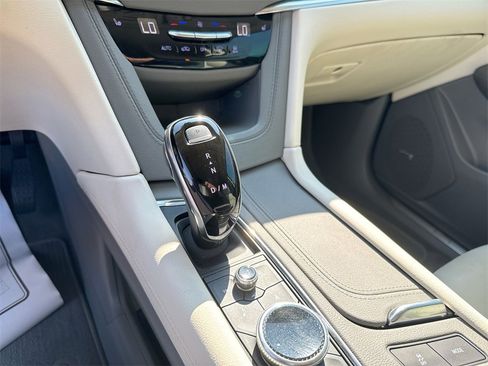 Used 2021 Cadillac XT5 Premium Luxury image 23