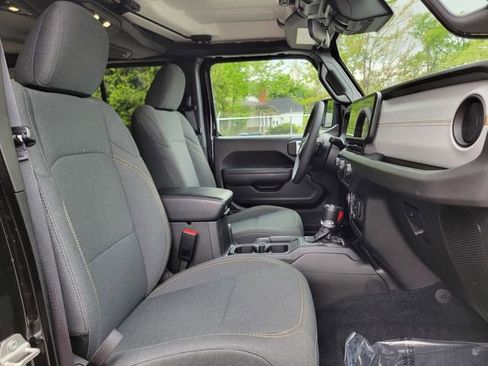 Certified 2024 Jeep Wrangler Unlimited Sport AWD/4WD image 24